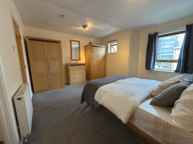 🌟New 4-Bed in Canary Wharf, Zone 2🌟 Main Photo