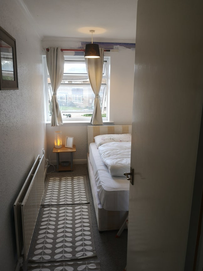 Single room to rent Crawley  Main Photo