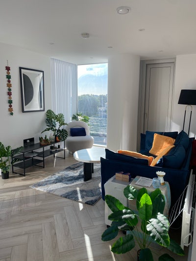 Stylish but cosy city home Main Photo
