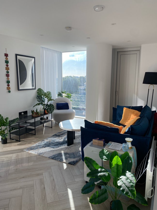 Stylish but cosy city home Main Photo