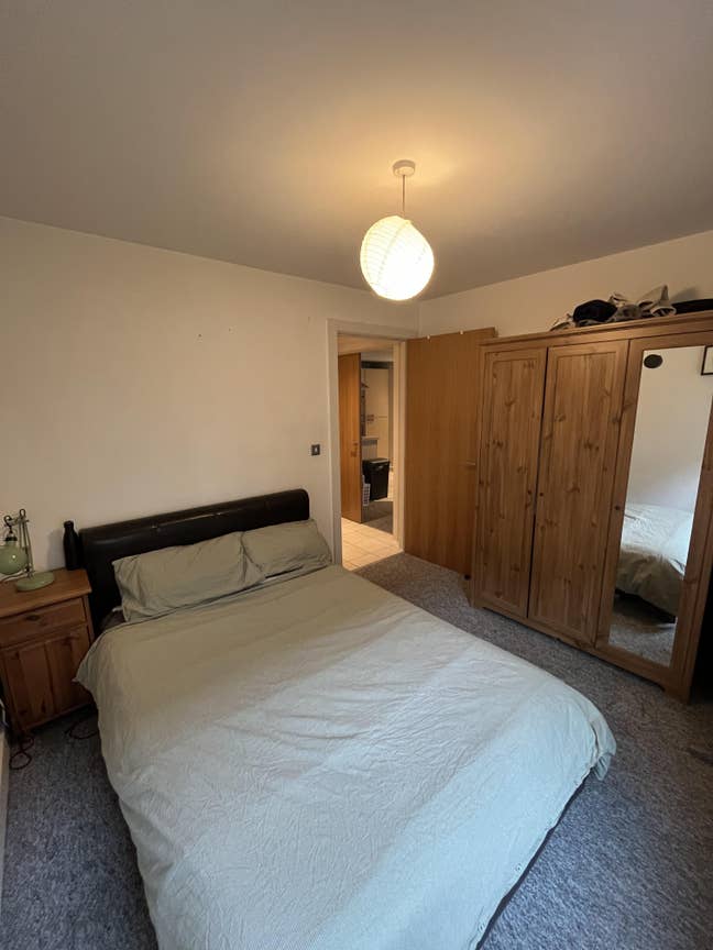 Room in 2 bed flat Manchester Main Photo