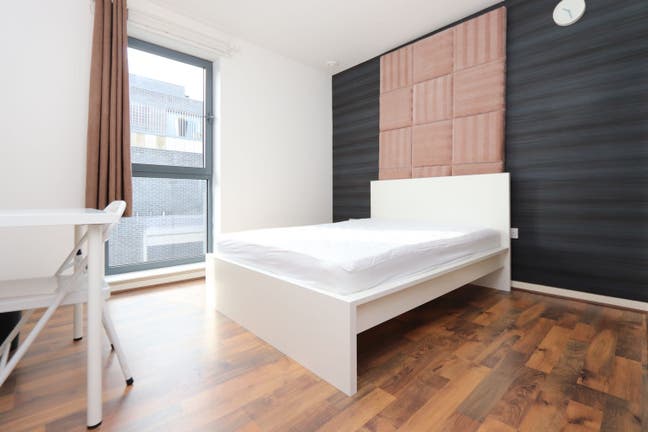 Modern Double Room Available |  Limehouse | E1 Main Photo