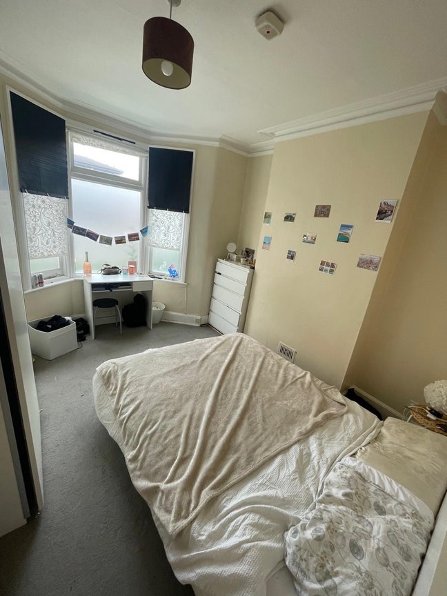 Double Room Available in Tooting Broadway  Main Photo