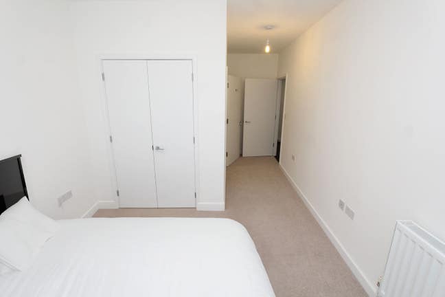 10 Min Walk from Dlr - Double En-Suite - E16 Main Photo