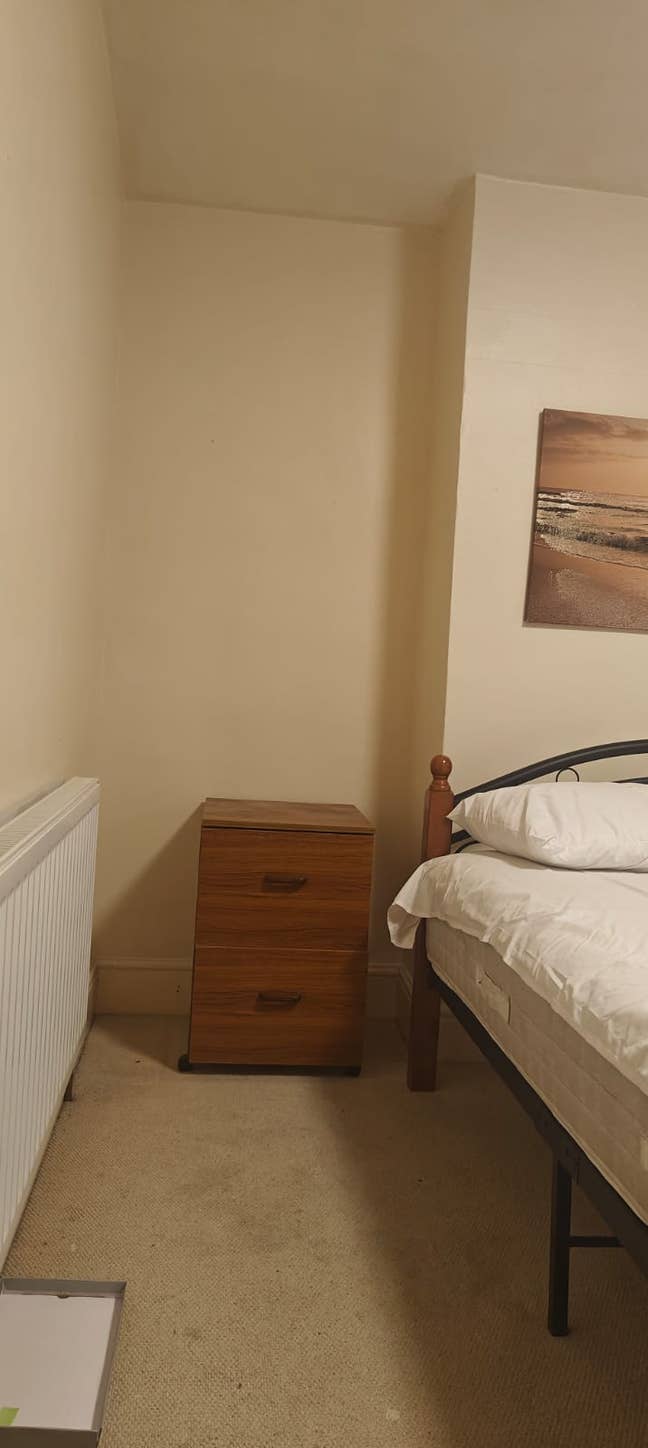 Double Bed Room In the House Main Photo