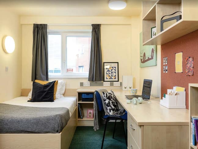 Single Room at Belgrave View with Ensuite Bathroom Main Photo