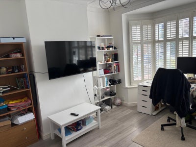 Double Room Wood Green in friendly female house Main Photo