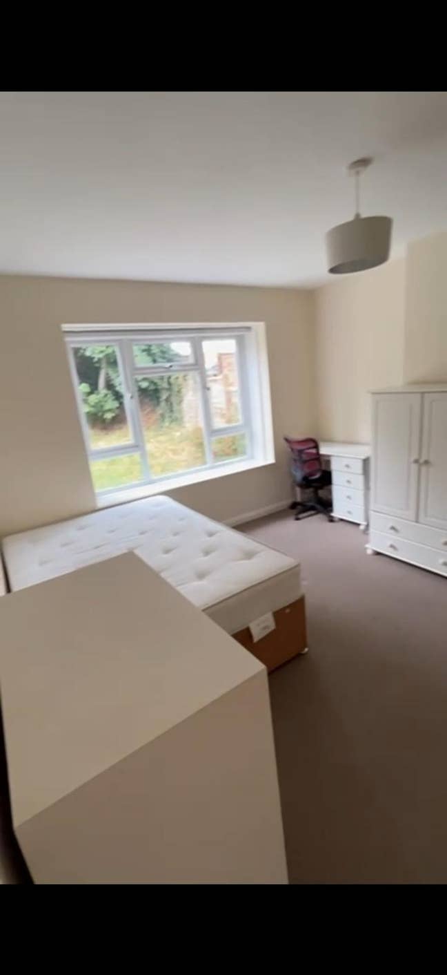 Short-Term Room Available | 15 July –4 September Main Photo