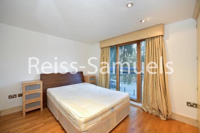 3 Double Rooms Gated Riverside Flat E14 London Main Photo