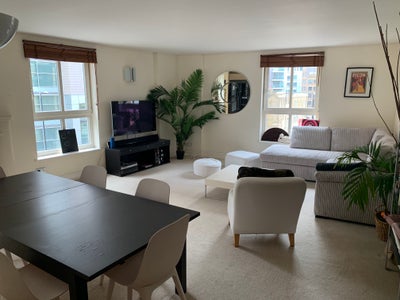 Spacious Double Bedroom in Premium Aldgate Flat Main Photo