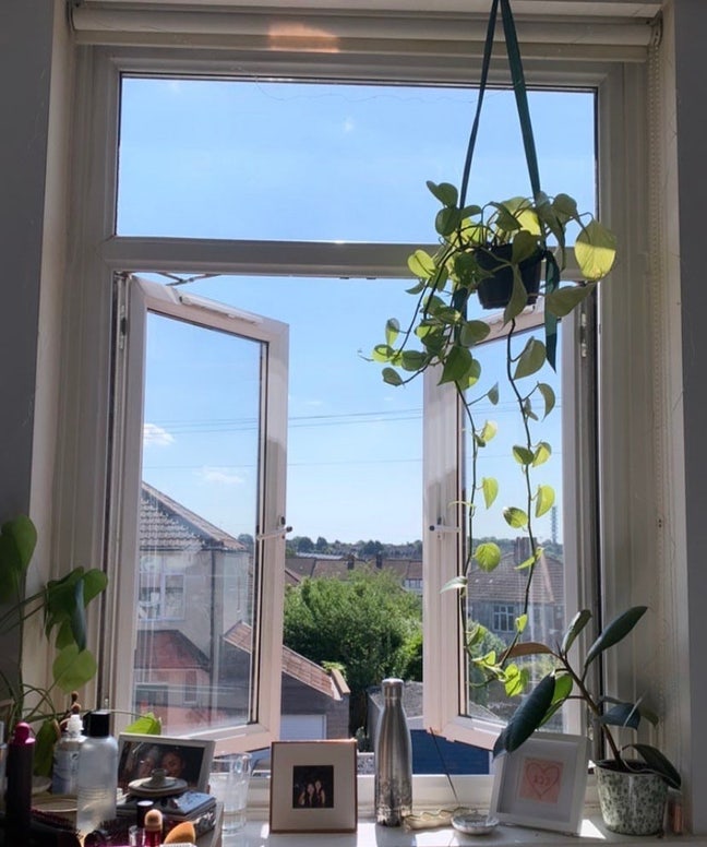 Cosy and bright double room - Near Glouc Rd  Main Photo