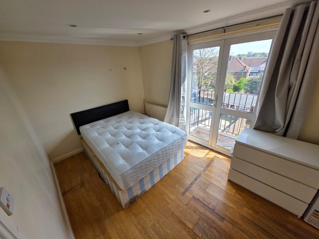 🛏️ Ensuite Room to let in- WEMBLEY Main Photo