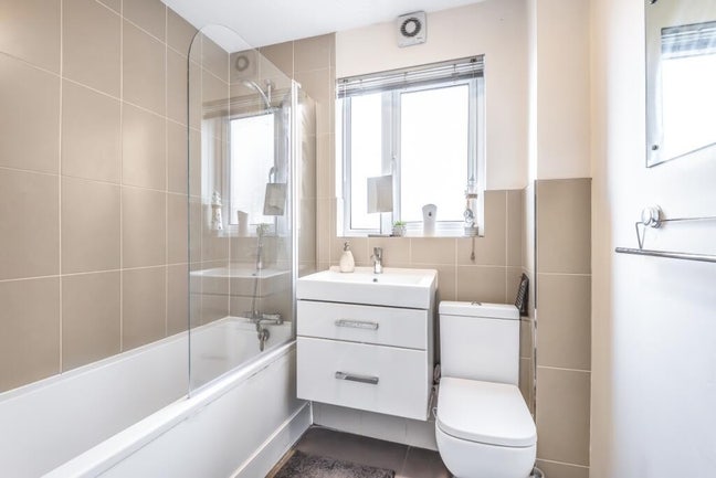 Nice flat in central Bermondsey seeking flatmate Main Photo
