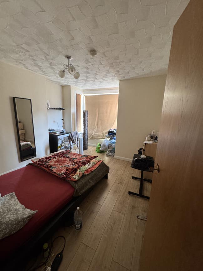 House to let or rooms to be let Main Photo