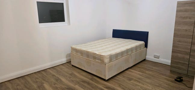 One Bed Ground Floor Flat off High Street. Main Photo