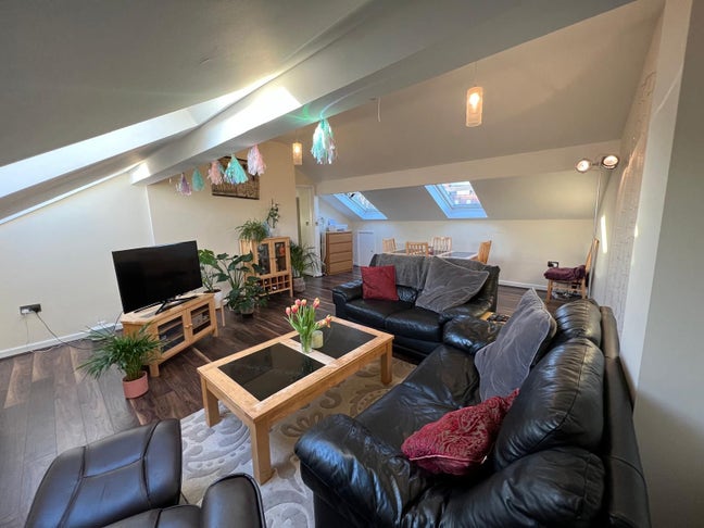 Double bedroom in a house share - chapel allerton  Main Photo