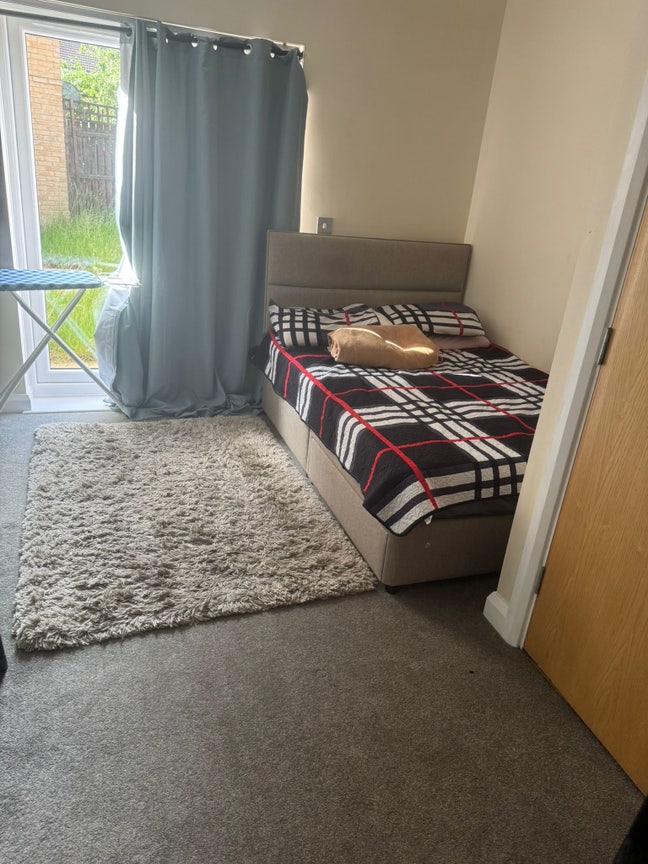 Large double room  with separate entrance and gard Main Photo