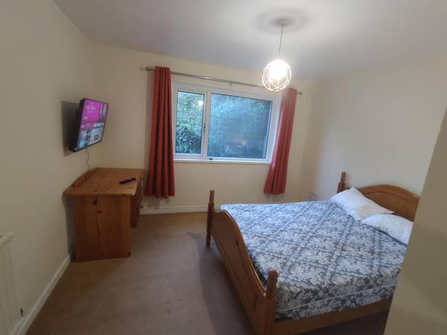 Spare Room Maesteg Main Photo