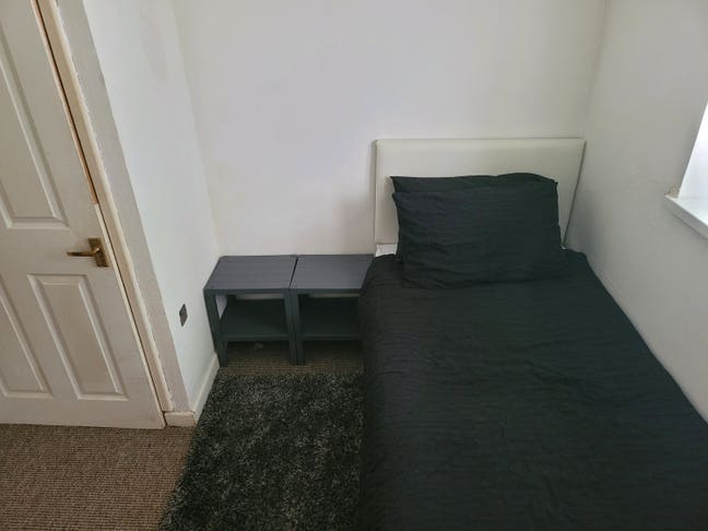 Two rooms available in my house Main Photo