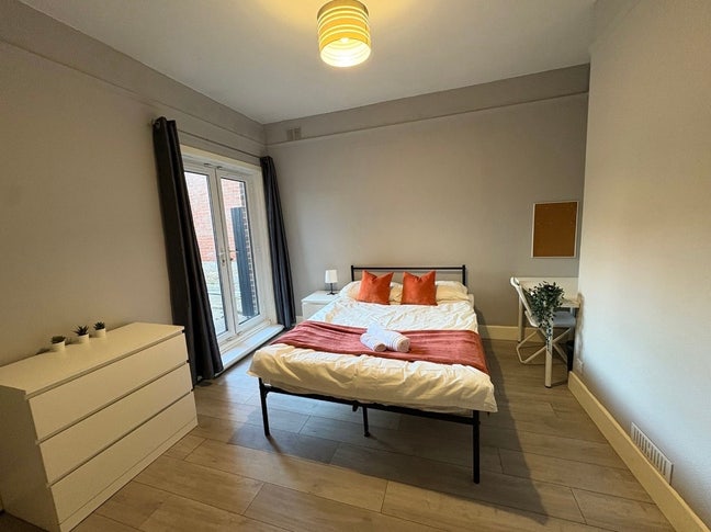 1 Room Left‼️ - No Deposit!🔥 Main Photo