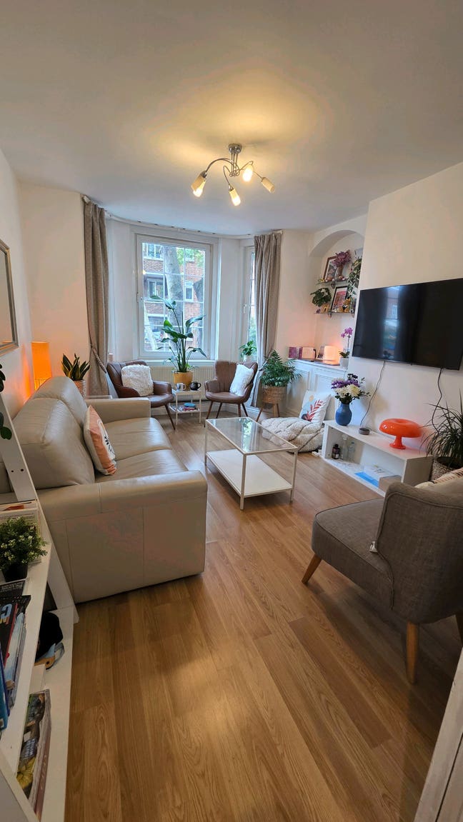 2 bedroom flat for short-let in Borough Main Photo