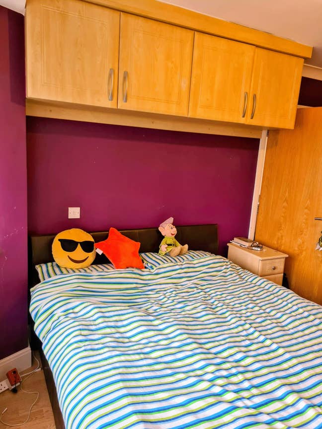 One double bed room available in a home Main Photo