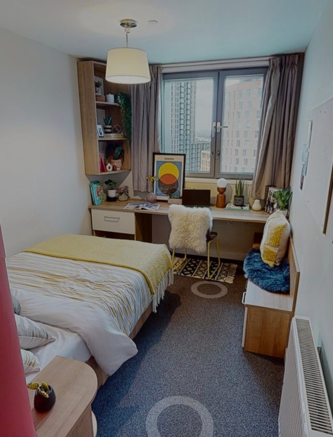 Ensuite Room Available Main Photo