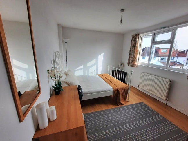 Double Ensuite loft Room  Main Photo