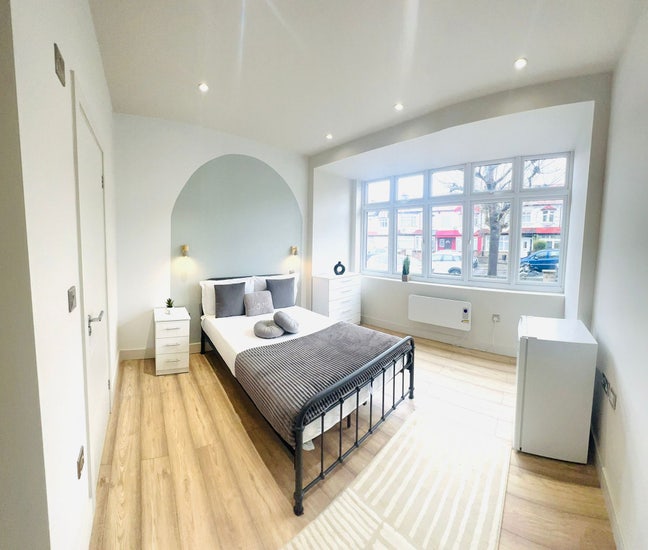 🛏️ 3 Ensuite Rooms to Let-  Mitcham Main Photo