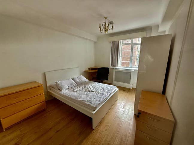 Amazing double room in luxury flat share Main Photo