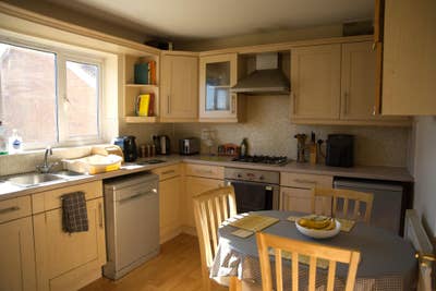 Double bedroom in detached house Main Photo