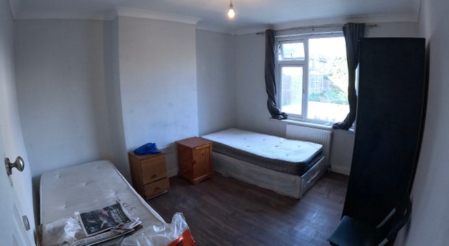 Affordable room available in Mitcham, all bills in Main Photo