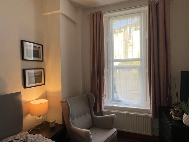 Light room in flat with dog Main Photo