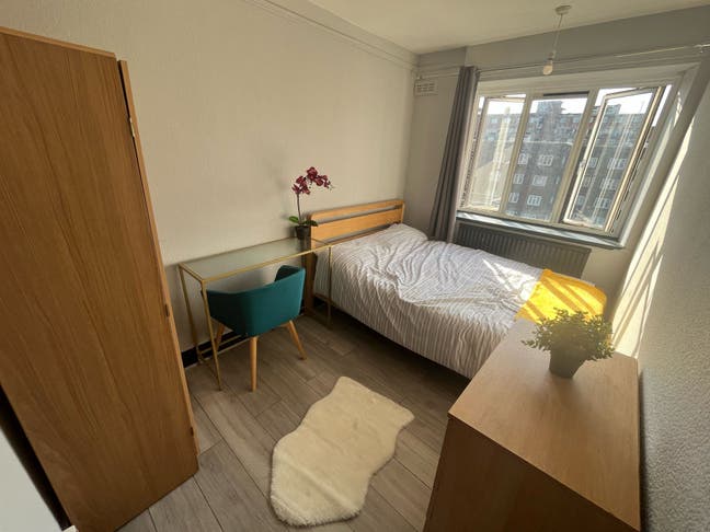 🌴Furnished Double Room in Commercial Road Main Photo