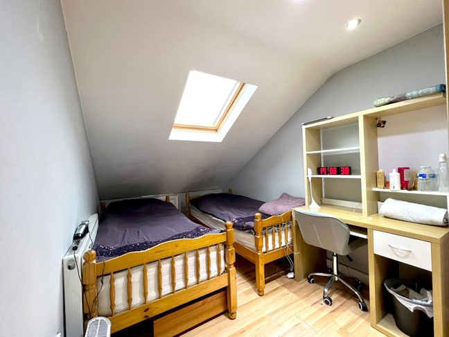 Double room available for students or professional Main Photo