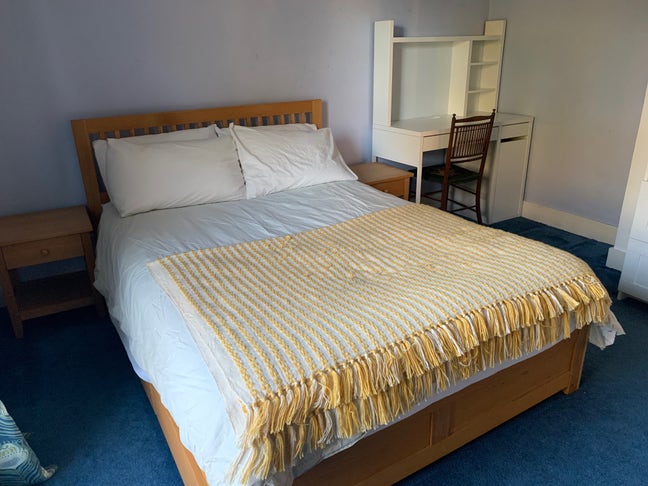 Double room in 3 bed house Main Photo