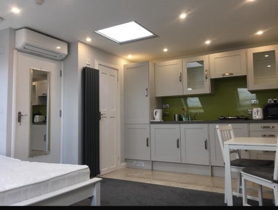 Self contained studio flat Main Photo