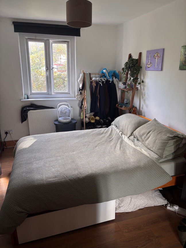 Cosy Double Room in Clapton House Share Main Photo
