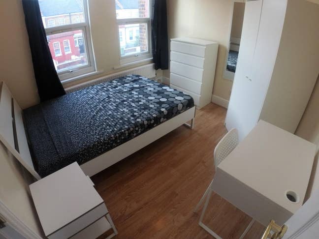 Incredible Double Rooms in Turnpike Lane! Main Photo