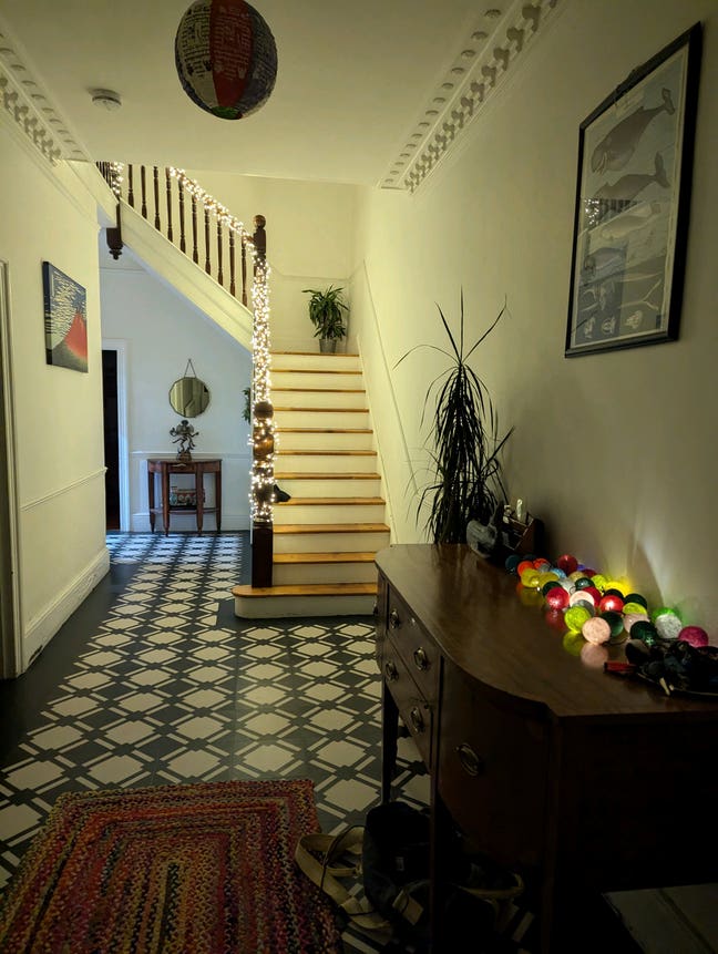 £625 for large double room & own large living room Main Photo