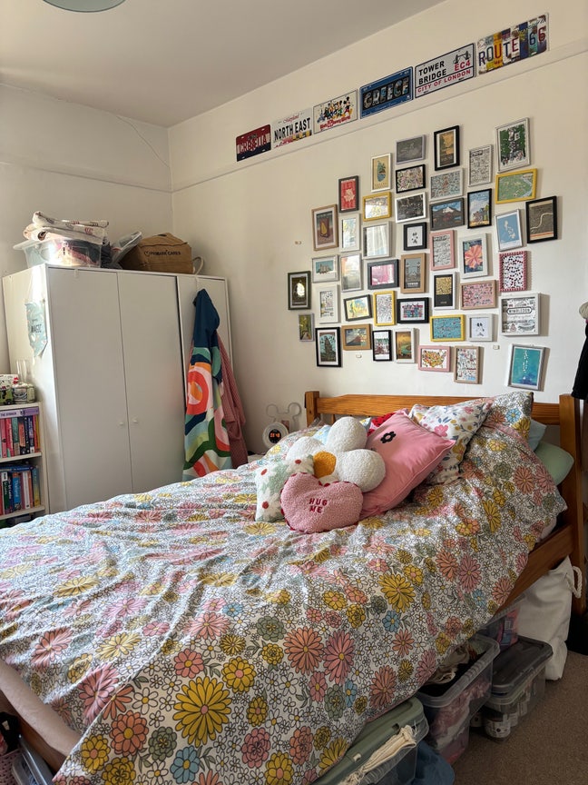 Available: large double bedroom in Southfields Main Photo