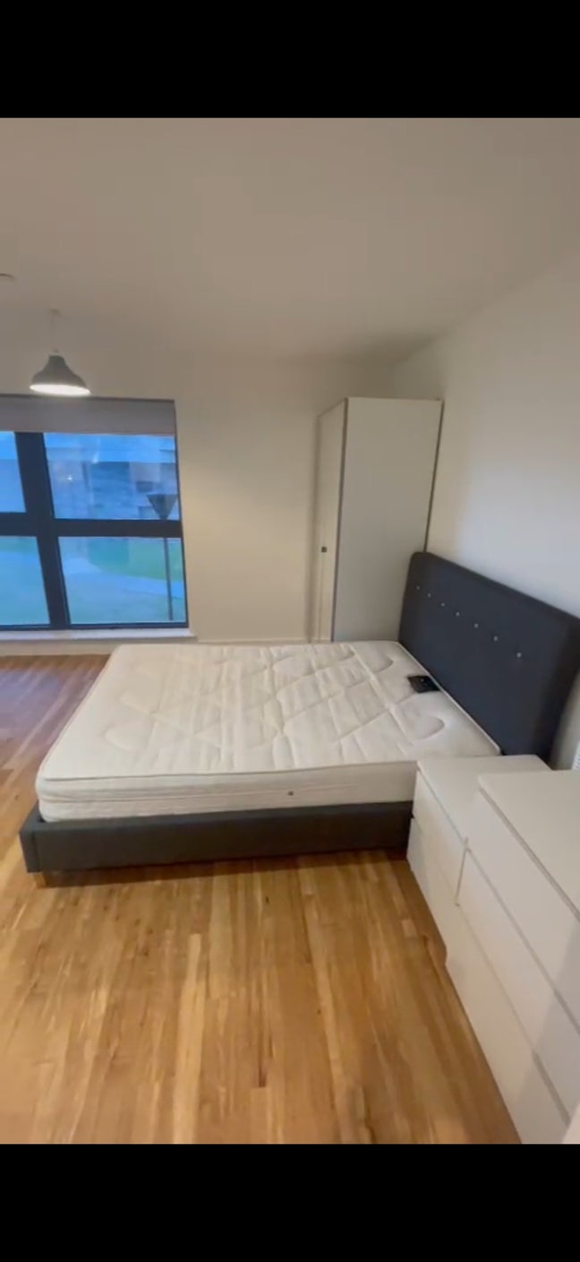 Spacious studio apartment in Pomona  Main Photo
