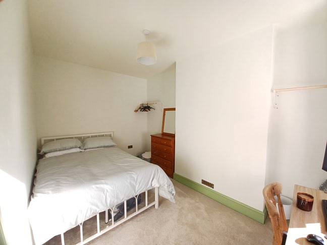 Double room available in calm house Main Photo