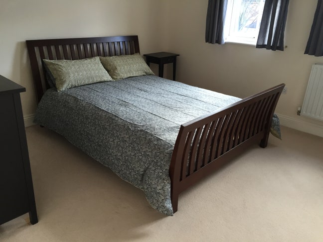 Spacious double  in modern house Caversham Reading Main Photo