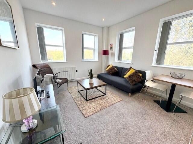 1 Bedroom Flat - Bolton Town Centre Main Photo