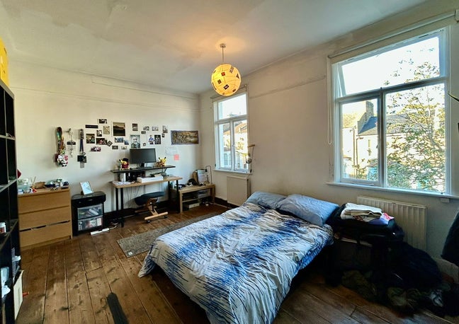 Large Room: Nunhead Houseshare - available Mid Oct Main Photo
