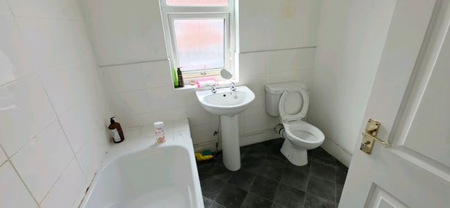 Rooms, Bills inc, Near Salford, Bolton, Transport  Main Photo