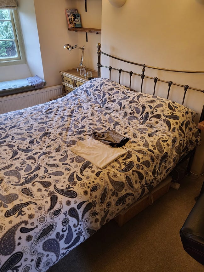 Double Room available in Bladon Main Photo
