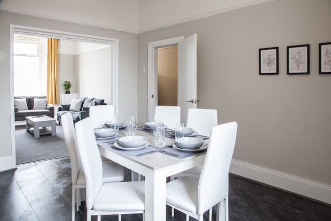 1-6 Month Stay - 10 min to Liverpool Central Main Photo