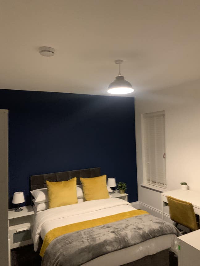 Large Double room with en-suite  Main Photo
